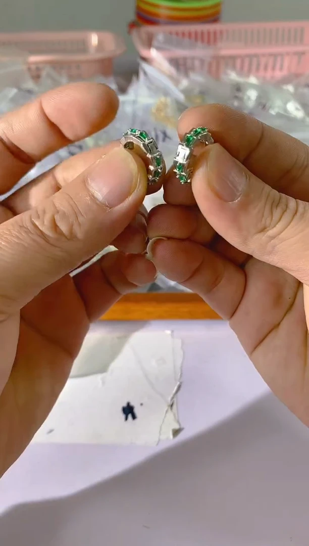 【闪购商品】水晶颈饰银S925镶嵌51红宝，蓝宝，多样性发一件赠链