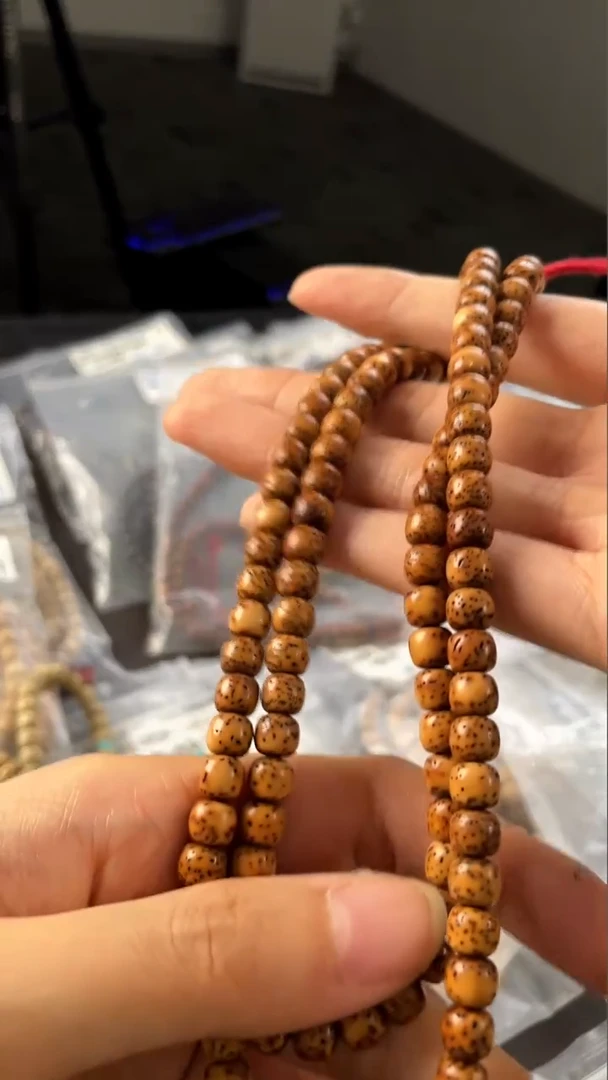 星月菩提吊坠精工级浅花皮桶珠7*6长串(B)