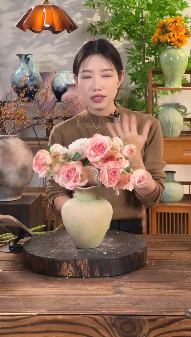 苔点绿-花瓣小号花瓶