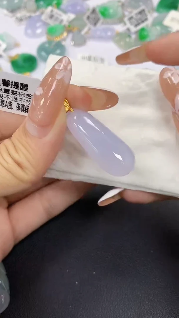 颈饰18K金镶嵌翡翠a货假一赔三支持复检百元上9元证书费自理