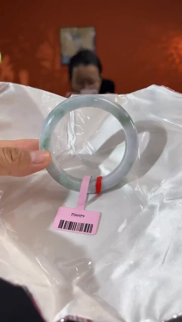 未镶嵌手镯翡翠3