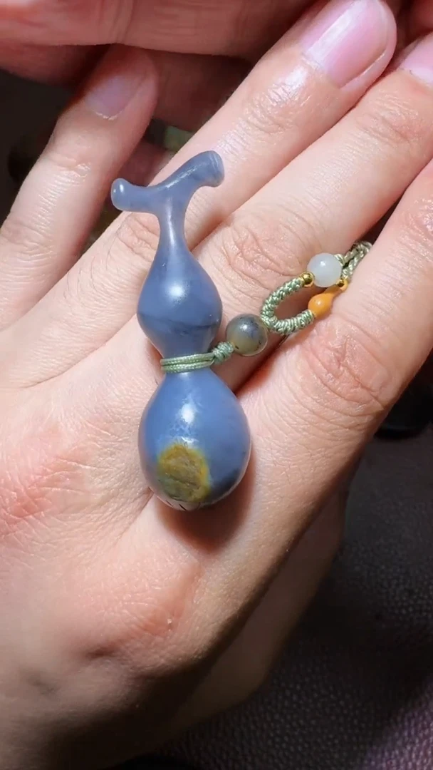 未镶嵌和田玉挂件纵**阖和田玉