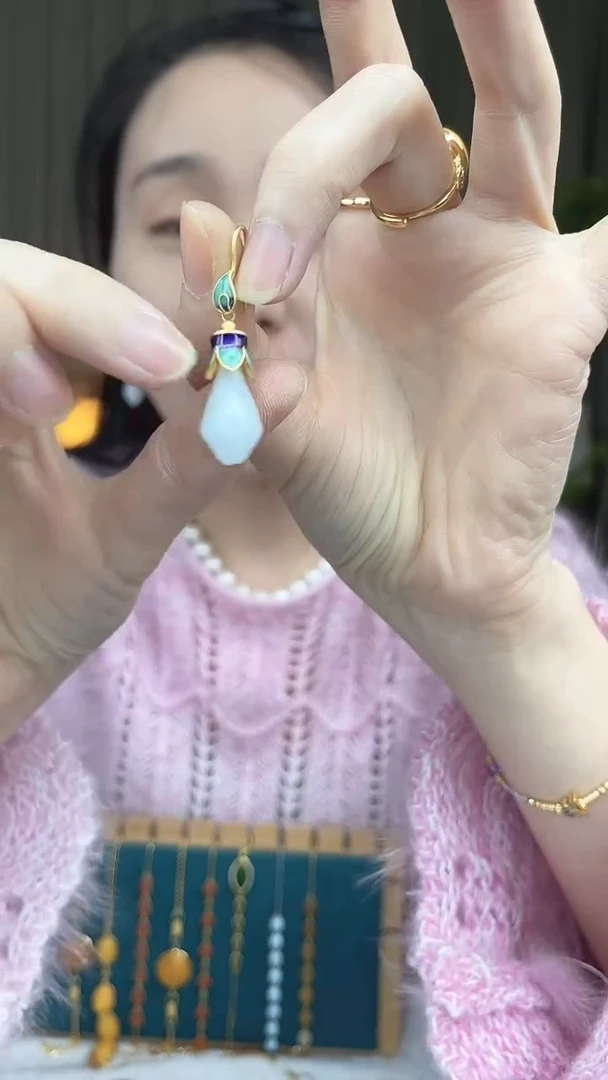 合金耳钉玛瑙/玉髓玉髓短款耳环