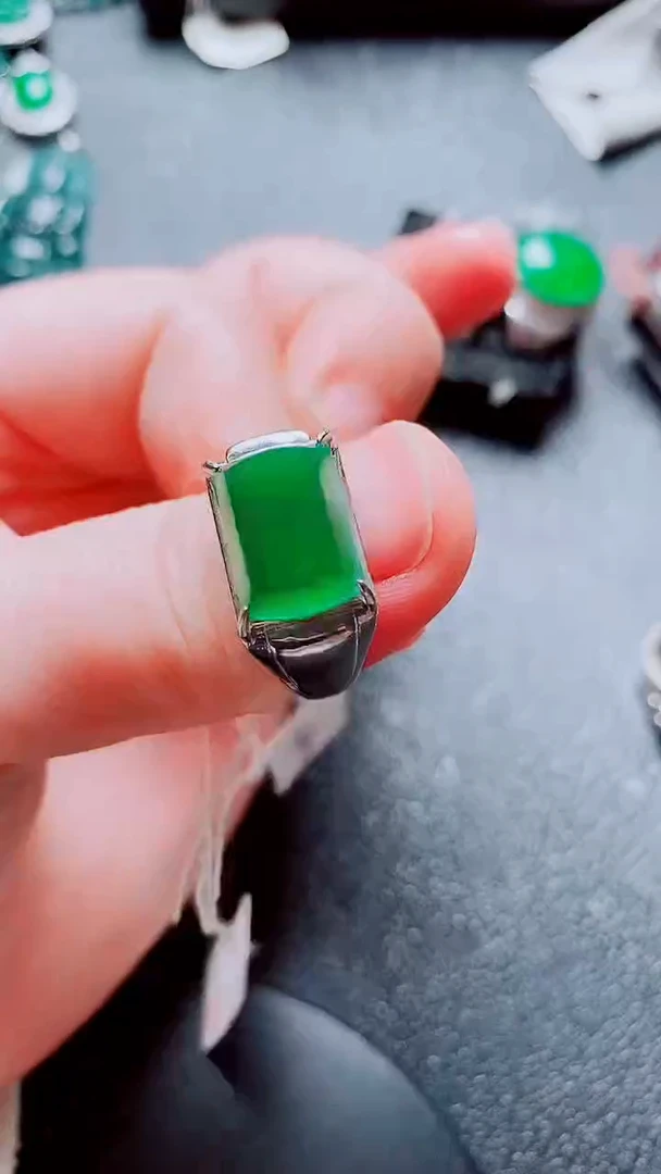 银S925镶嵌戒指翡翠1111