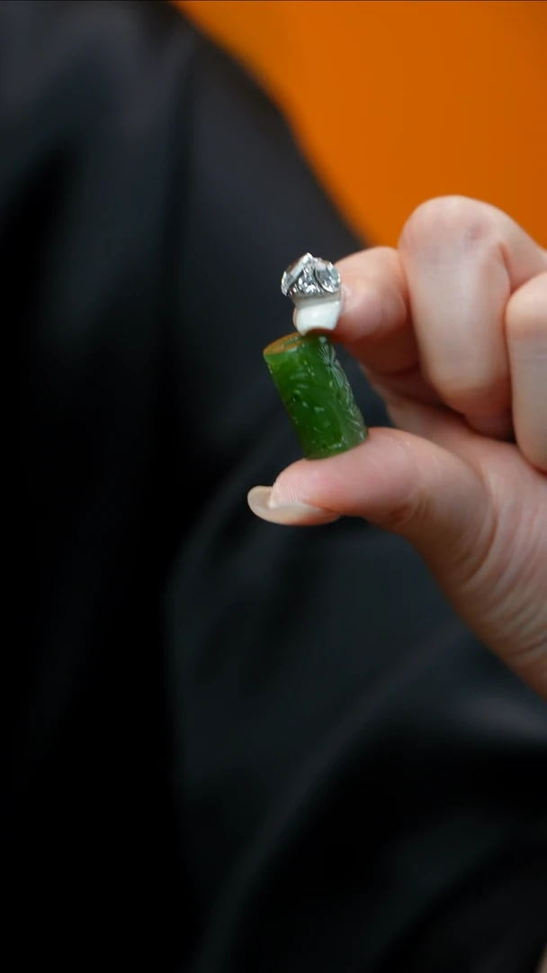 和田玉（碧玉）未镶嵌颈饰碧玉吊坠 多样性发其一