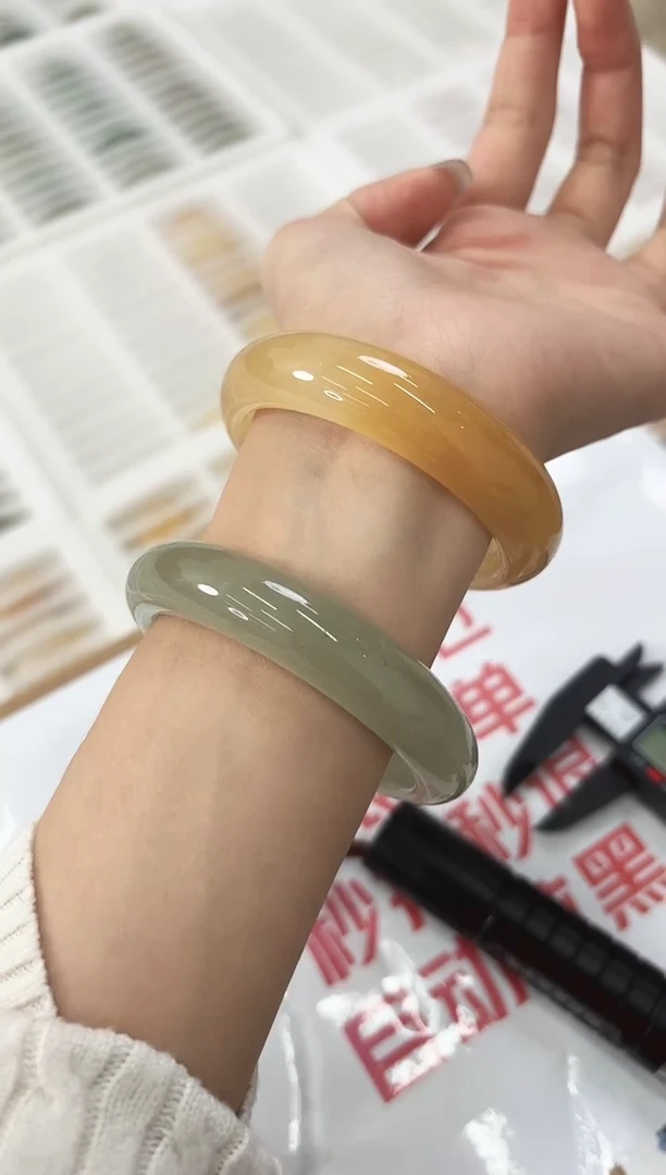 未镶嵌手镯石英质玉6-56HU
