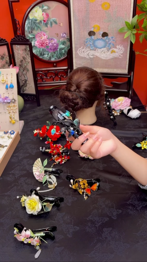 刺绣大***妞非遗绒花苏绣饰品