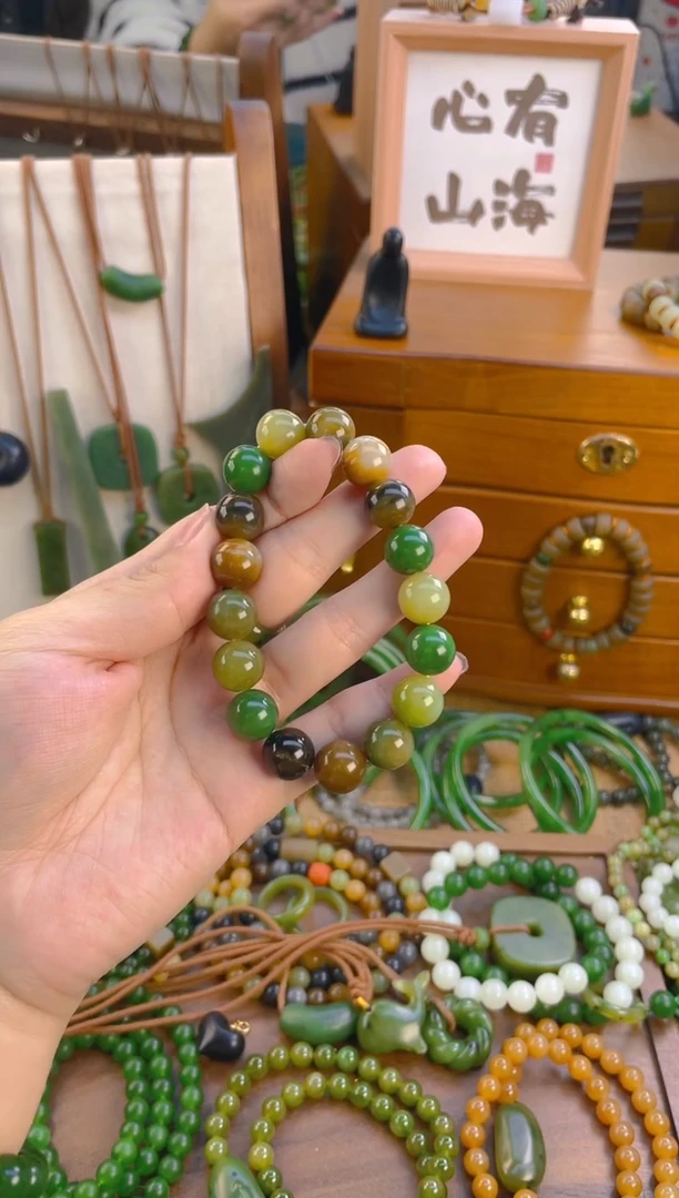 未镶嵌手链和田玉莫奈