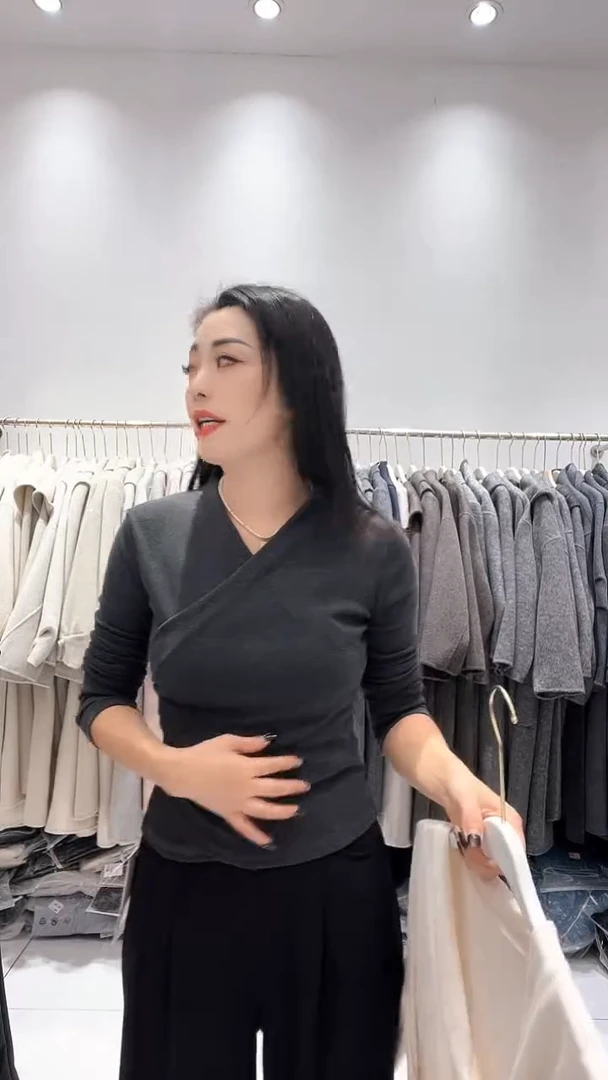 商贸城锦汐里女装批发002