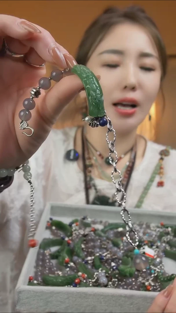 未镶嵌手链和田玉（碧玉）管*员1