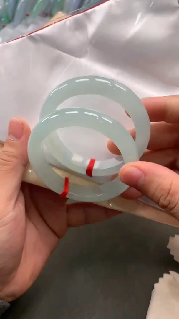 【闪购商品】翡翠手镯未镶嵌手镯