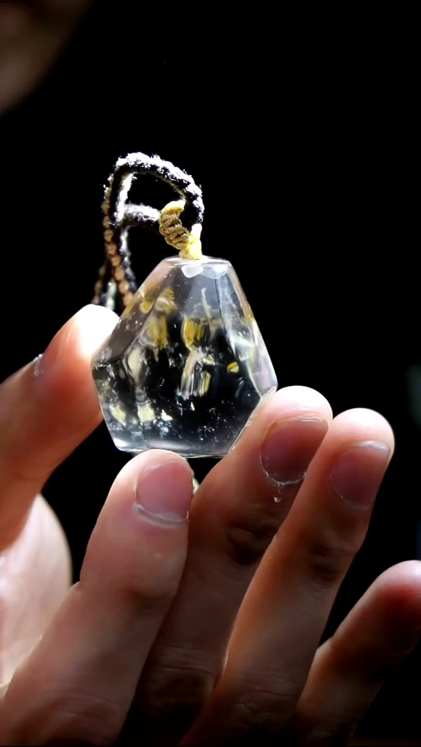 吊坠(赠链)未镶嵌水晶水晶