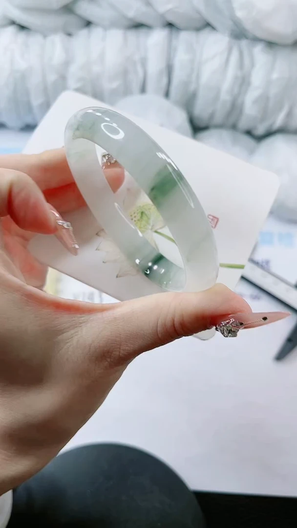 【闪购商品】石英质玉手镯未镶嵌多样性发货V194