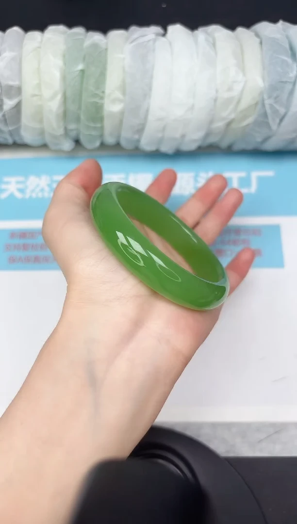 未镶嵌手镯石英质玉93/5758