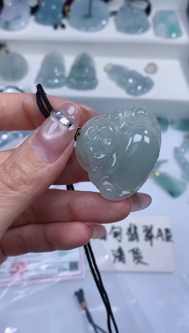 颈饰未镶嵌翡翠吊坠