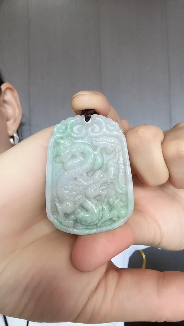 翡翠未镶嵌颈饰翡翠A货龙牌