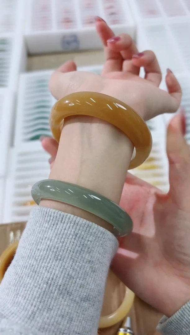 未镶嵌手镯石英质玉187-55HU