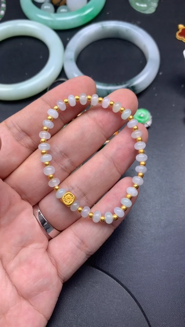 颈饰足金镶嵌翡翠喜**新待定商品不退不换