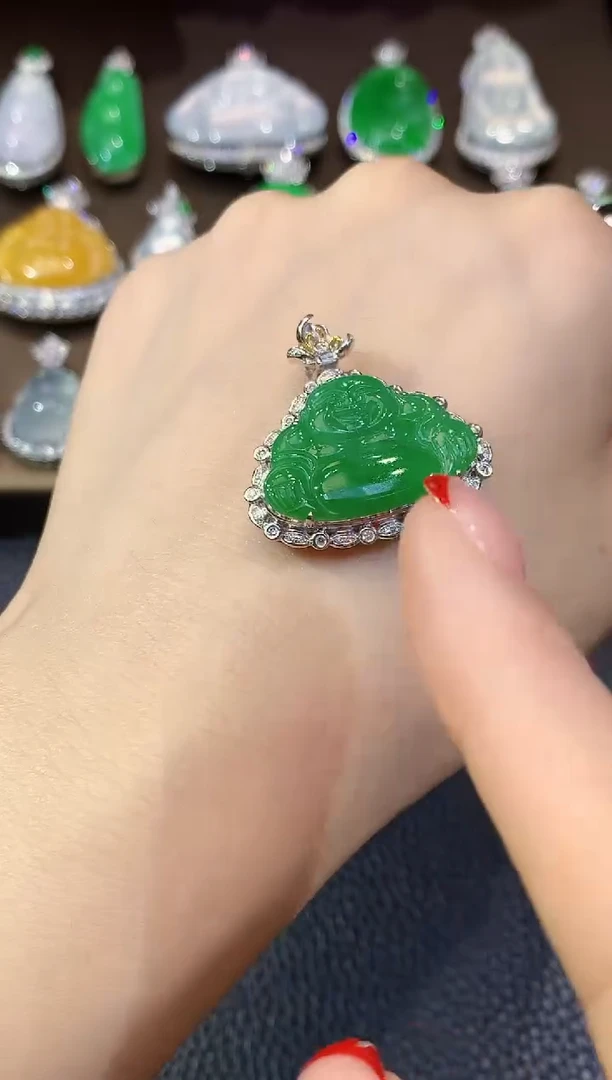 吊坠(不含链)18K金镶嵌翡翠A71