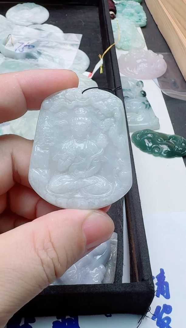 翡翠未镶嵌颈饰1