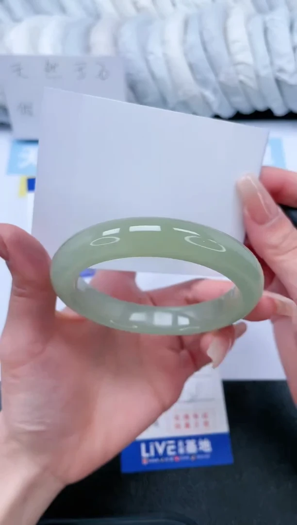 【闪购商品】石英质玉手镯未镶嵌T273-59