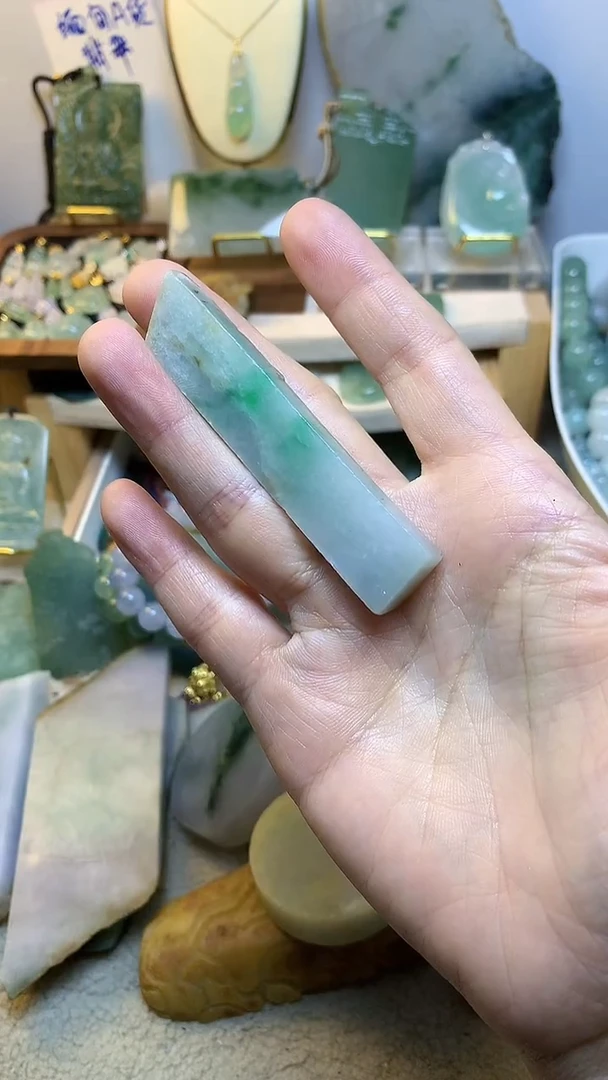 未镶嵌挂件翡翠娜 缅甸A货翡翠，没有运费险