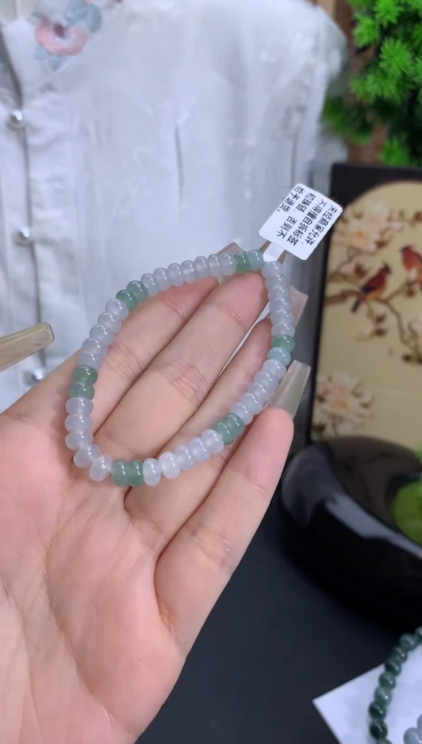 【闪购商品】翡翠手链未镶嵌卡5.9mm