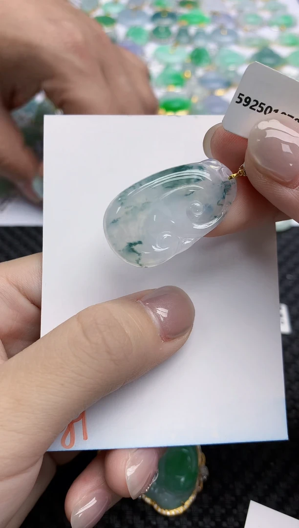 【闪购商品】翡翠颈饰18K金镶嵌天然翡翠A货