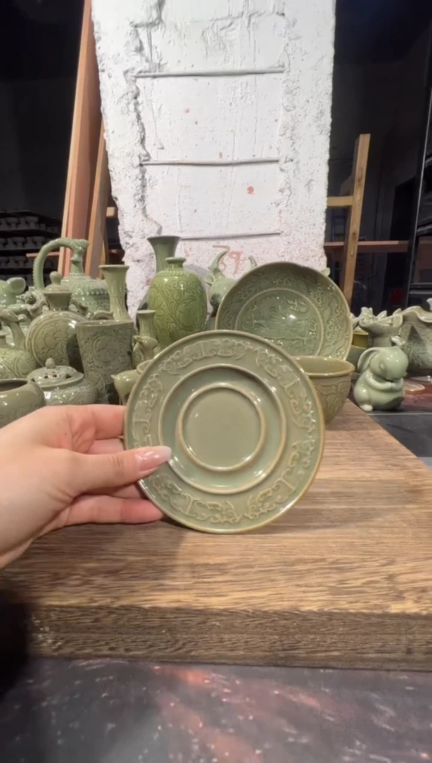 微瑕耀州窑饕餮杯垫