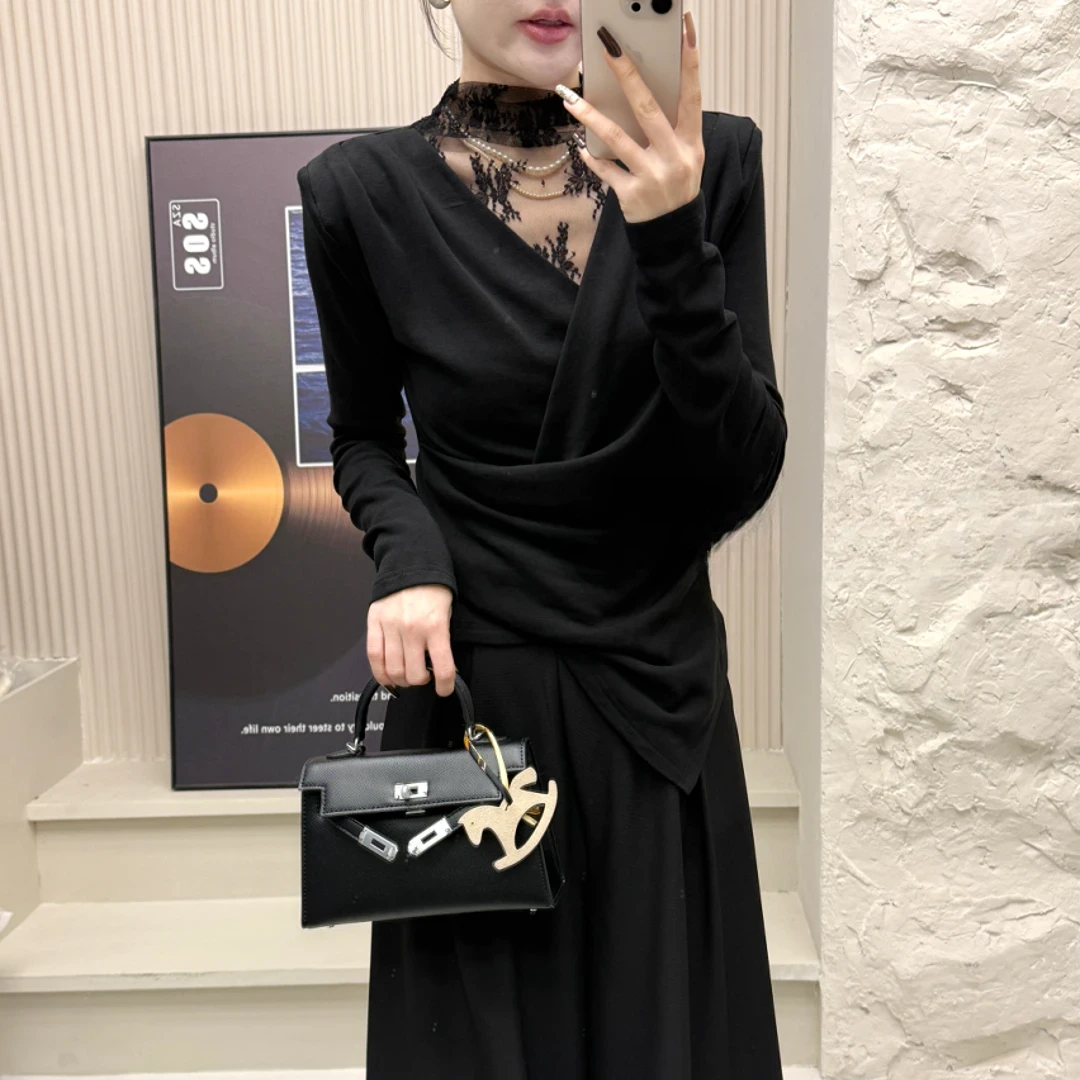 2025秋冬法式V领不规则半高领蕾丝磨毛打底衫上衣T恤女显瘦百搭