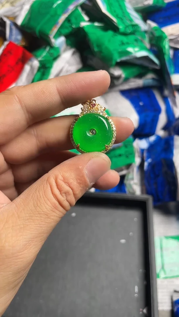 强子收货--所见即所得--多样性发货--绿色平安扣