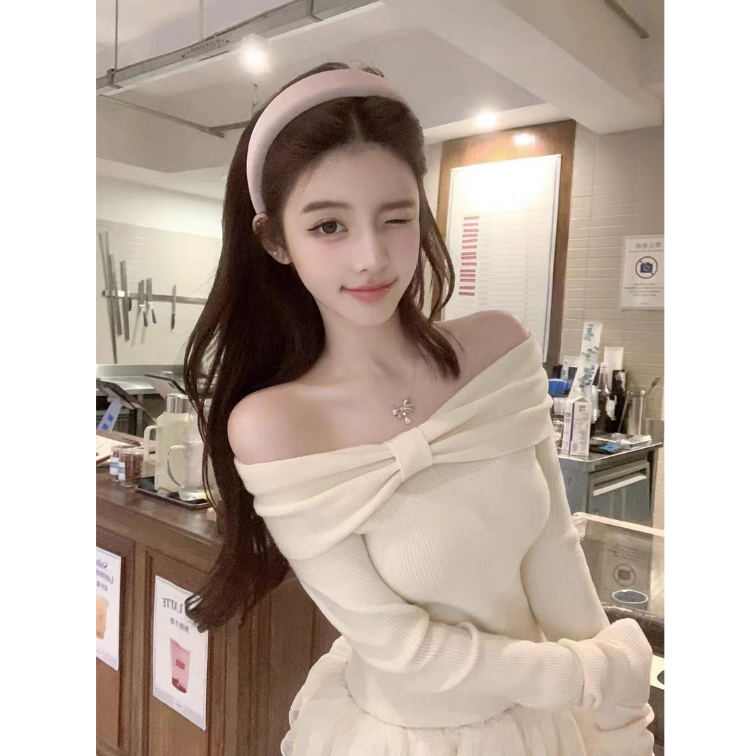 【美肩滤镜】韩系甜美少女高级感一字肩蝴蝶结针织上衣配半身裙套装