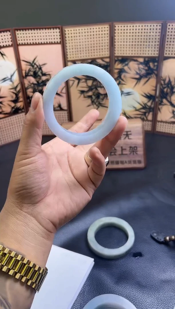 未镶嵌手镯定制翡翠手镯定制