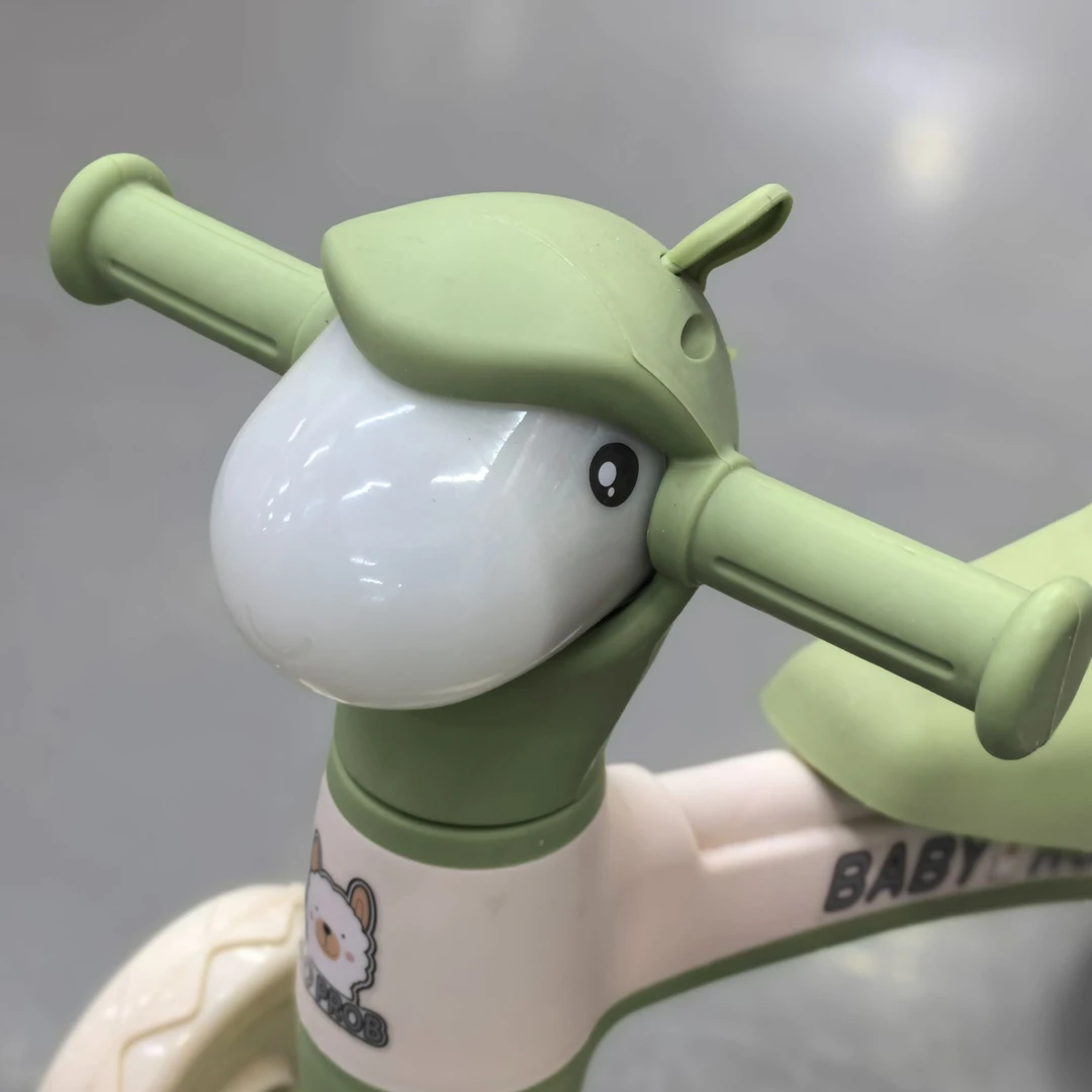 A羊驼儿童滑行车玩具