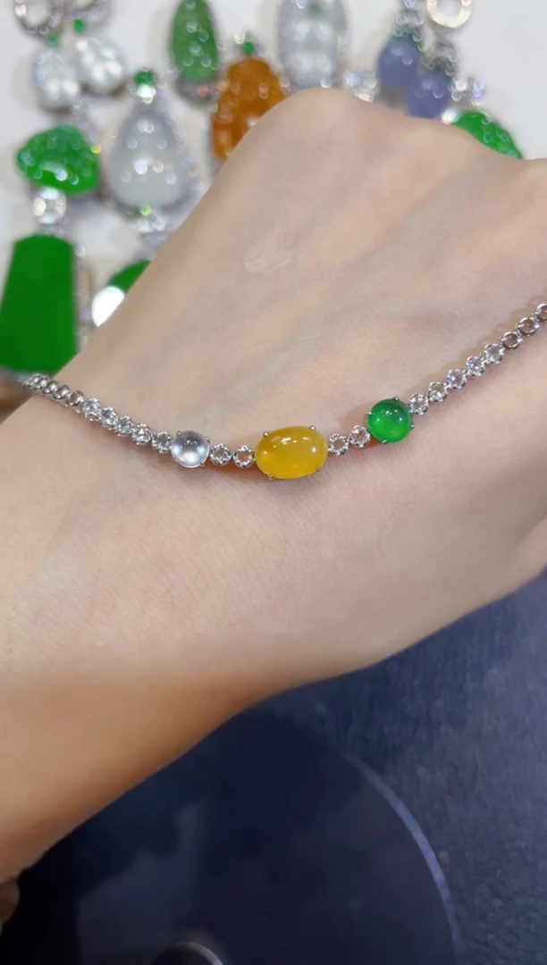 颈饰18K金镶嵌翡翠团购11、