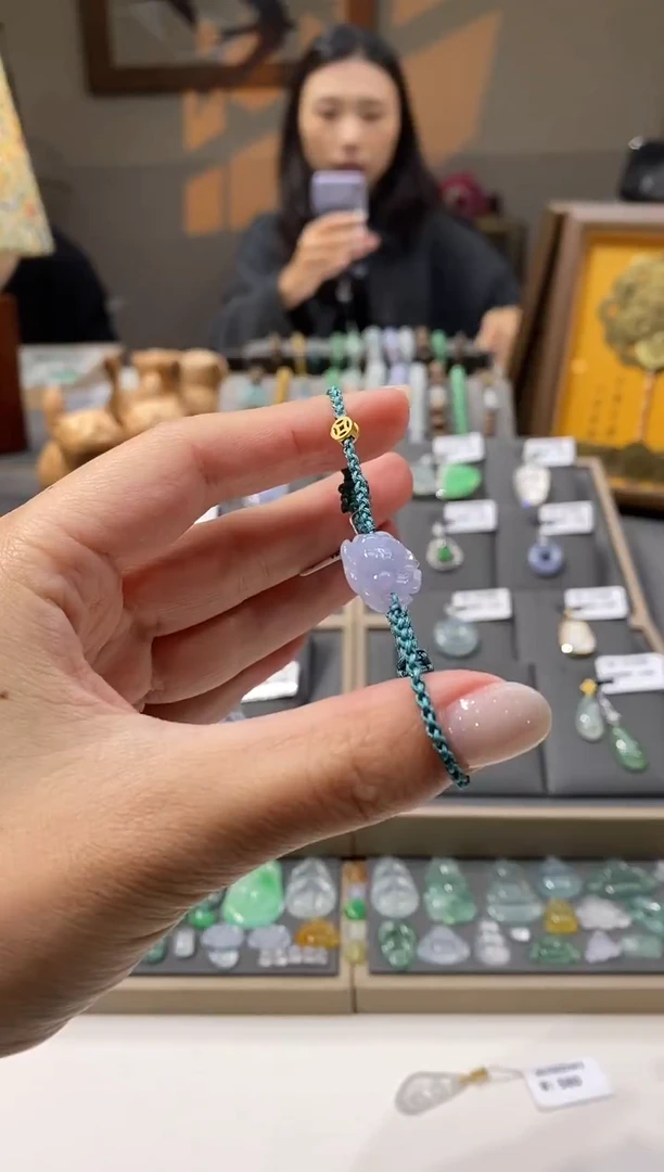 颈饰未镶嵌翡翠手绳