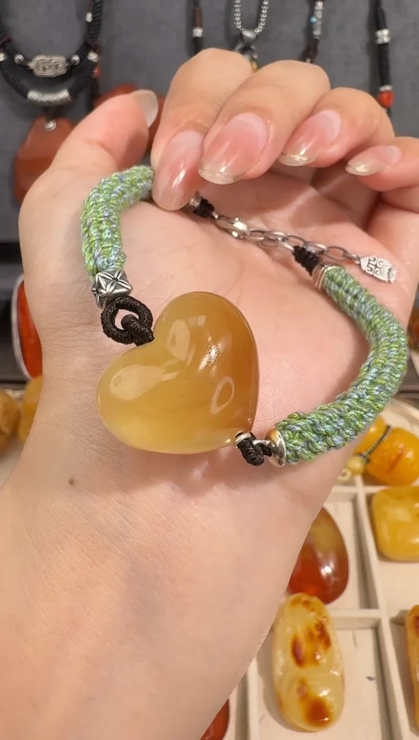 裸石琥珀未镶嵌珍***人琥珀
