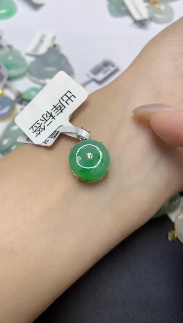 颈饰未镶嵌翡翠天然缅甸翡翠A货多样性发一件
