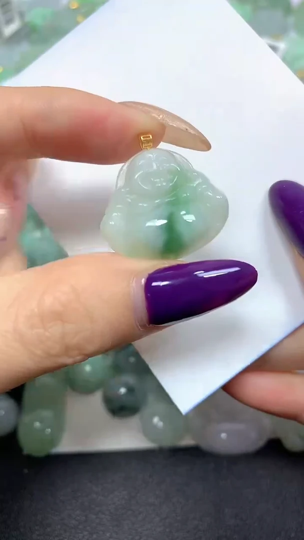 颈饰18K金镶嵌翡翠