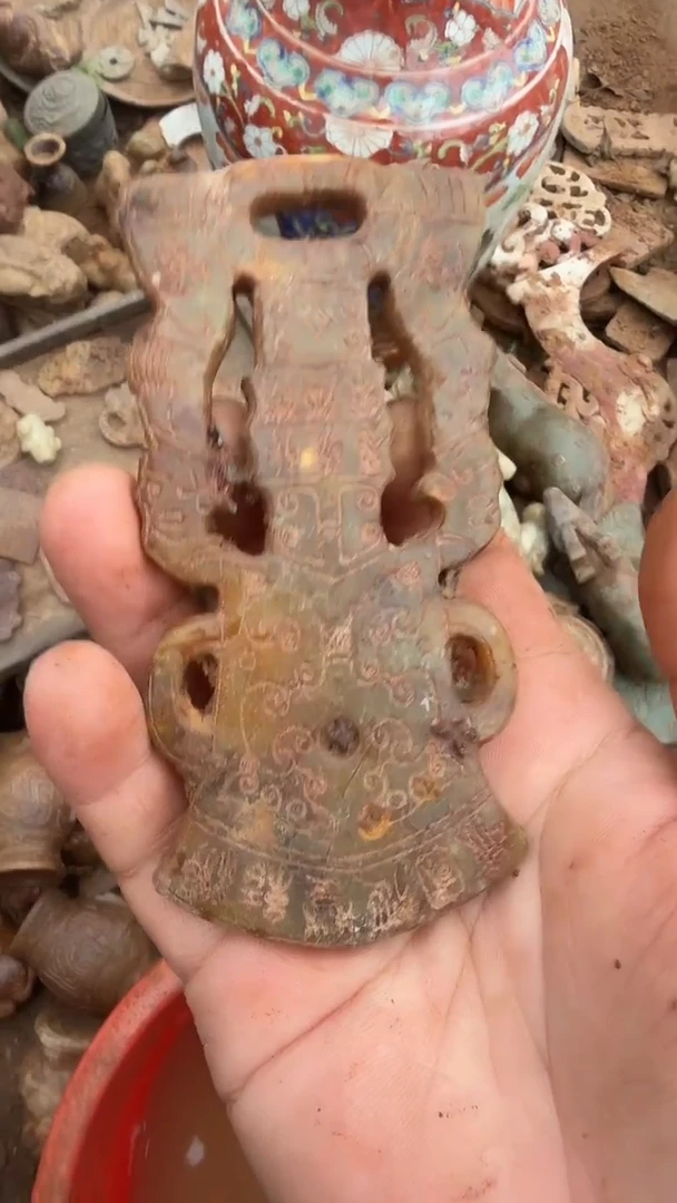 未镶嵌岫岩河磨玉（透闪石质玉）挂件 岫岩河磨玉