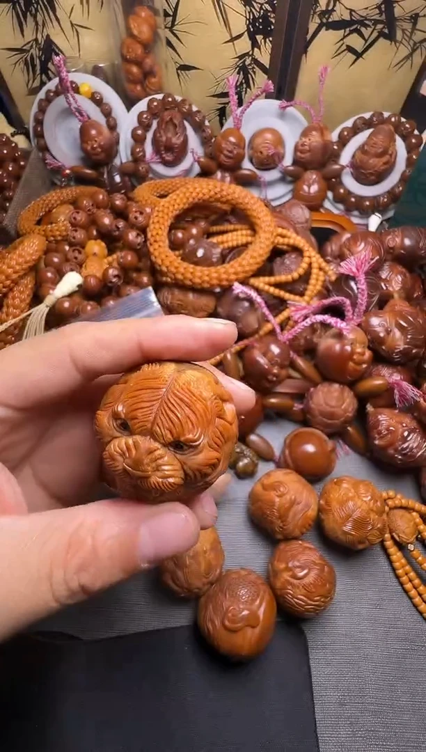 手串橄榄核虎王一颗
