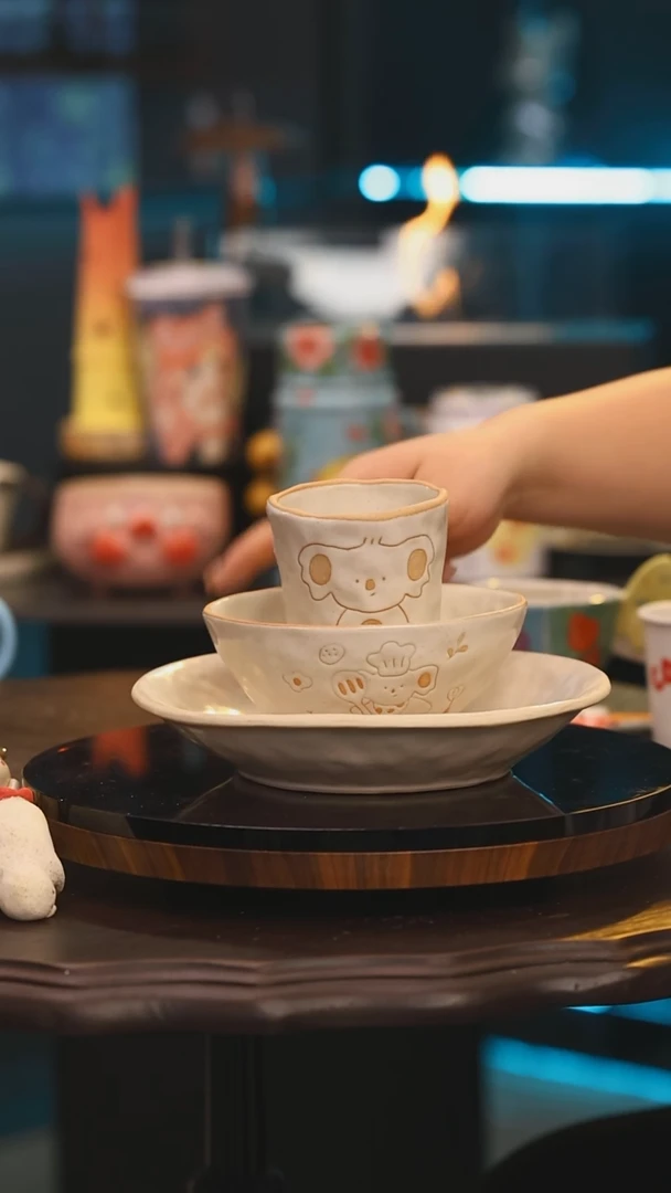 【闪购商品】摆件随机画片景德镇设计师釉下彩绘陶瓷