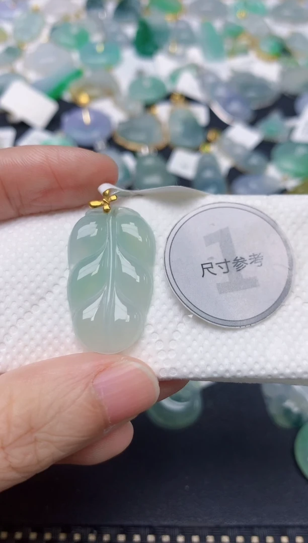 颈饰18K金镶嵌翡翠天然缅甸A货翡翠