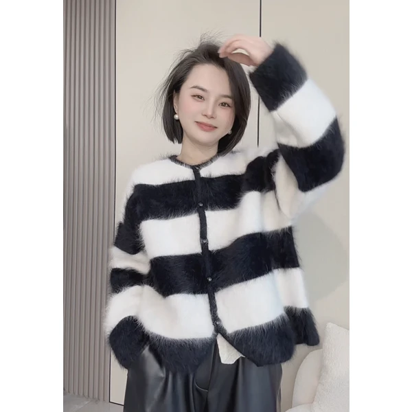 大掌柜推荐  高配长毛猛犸绒撞色条纹圆领加厚外套