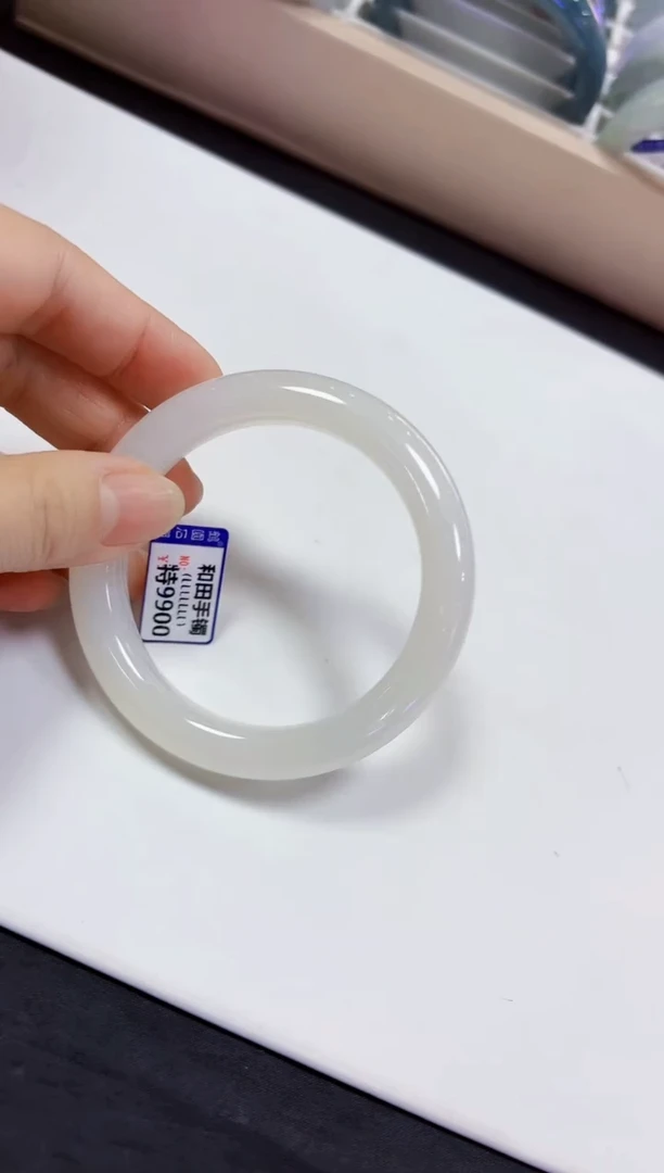 颈饰未镶嵌和田玉手镯56