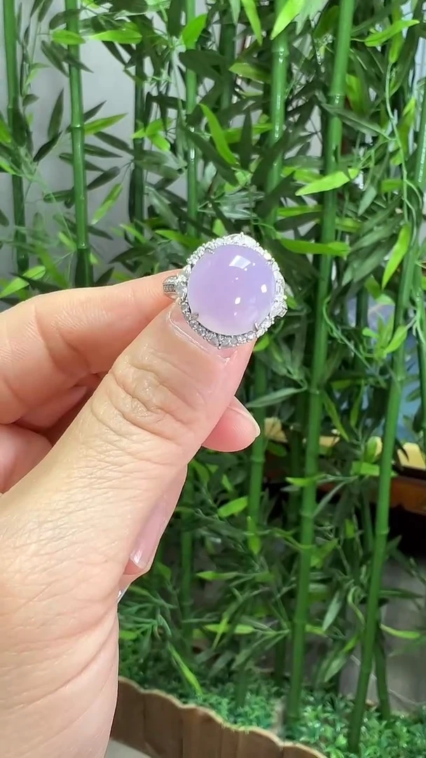 18K金镶嵌戒指翡翠戒指