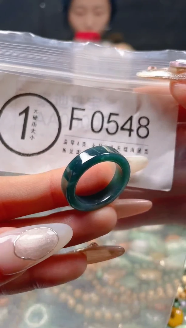 【闪购商品】翡翠颈饰未镶嵌18/F/翡翠A货一图一物