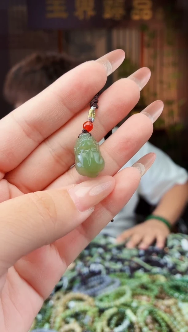 和田玉未镶嵌颈饰拍一发一