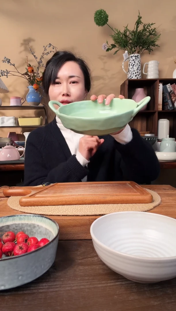 8英寸异形哑光绿双耳碗微瑕