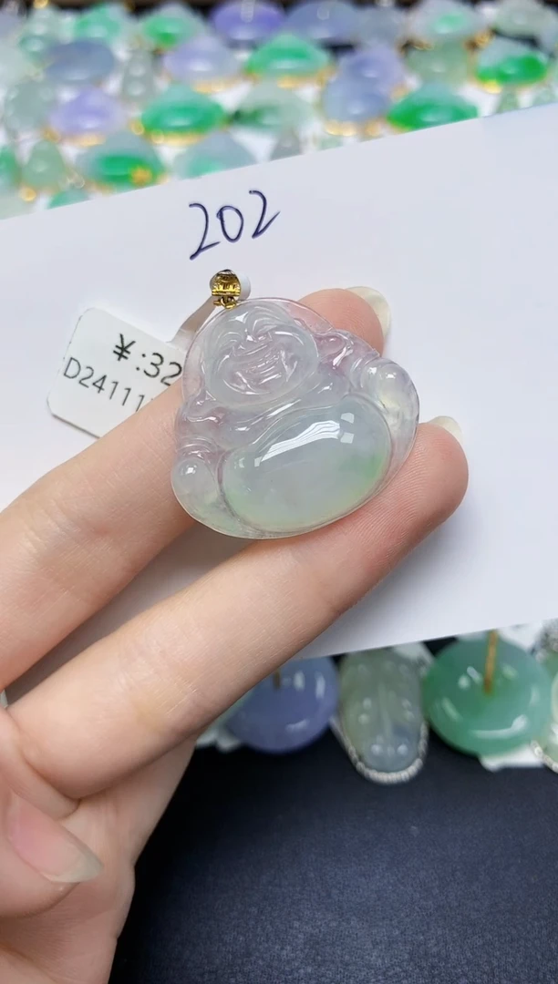 翡翠18K金镶嵌颈饰天然缅甸翡翠A货